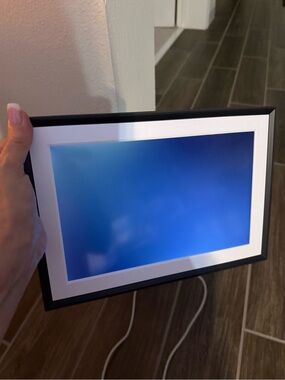 Aura 10” Digital Photo Frame - Black